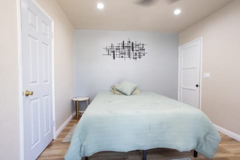 Private Room in 1Bed.1Bath