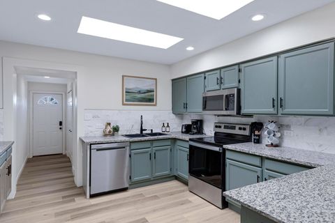 SUPERHOST!! Newly-renovated, Clean and Well Maintained Mesa House!! 5 BATHROOMS! (id. 8264)