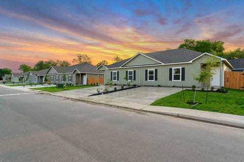 roommates in Undisclosed, Seguin, TX 78155 Live in Seguin (id. 36894) - cirtru.com