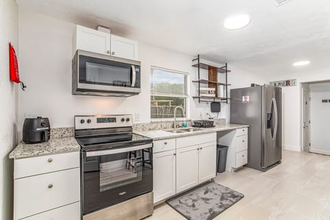 Award Winning HOST Great Management and Support! ALL INCLUDED: wifi and utilities   Near Kingsley  clean & organized  Resort Mattresses   Great Ambiance   Private entrance Roomscommercial laundry on site  Lots of parking (id. 3837)