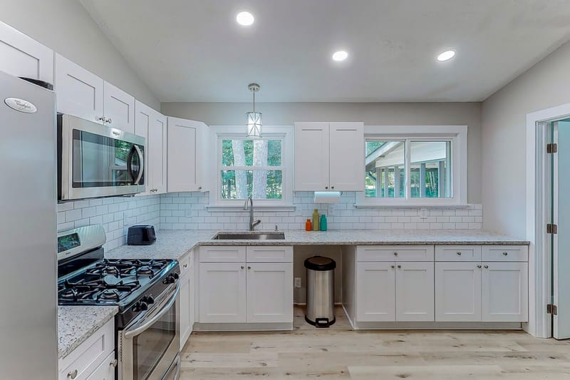 roommates in Undisclosed, Stockbridge, GA 30281 5/5 Stars!  Keyless Entry  Friendly Housemates  Newly Renovated  Responsive Host  Professionally Cleaned Monthly  Laundry Onsite for Convenience  4-min Walk to Groceries 
 10-min Drive to Downtown McDonough under 10 miles to Conyers (id. 2912) - cirtru.com