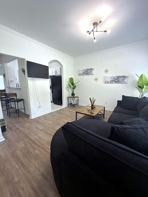 Newly Renovated Spacious 5-Bedroom Home in Southwest Atlanta — Room Rentals Available (id. 35649)