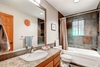 Private Room in 1Bed.1Bath 1 Den