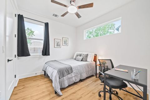 roommates in Undisclosed, Austin, TX 78752 Luxury Austin Smart Home: Private Ensuite Suites | Designer Shaker Kitchen | Integrated Workspaces | Near Highland Transit (id. 33995) - cirtru.com