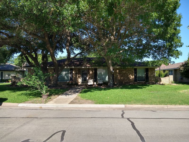 roommates in Allen Room1Bed.1Bath - cirtru.com