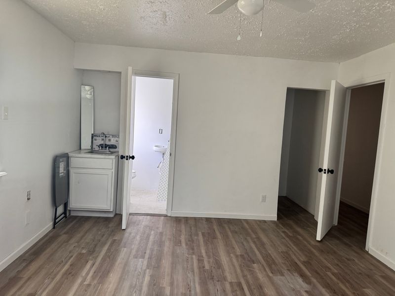 roommates in Humble Entire Place 1Bed.1Bath - cirtru.com