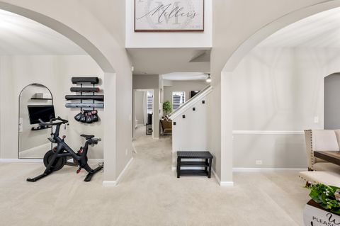 Private Bedroom. Shared Bath. New Remodeled Modern Farmhouse House With Home Gym & Private Backyard. (id. 11765)