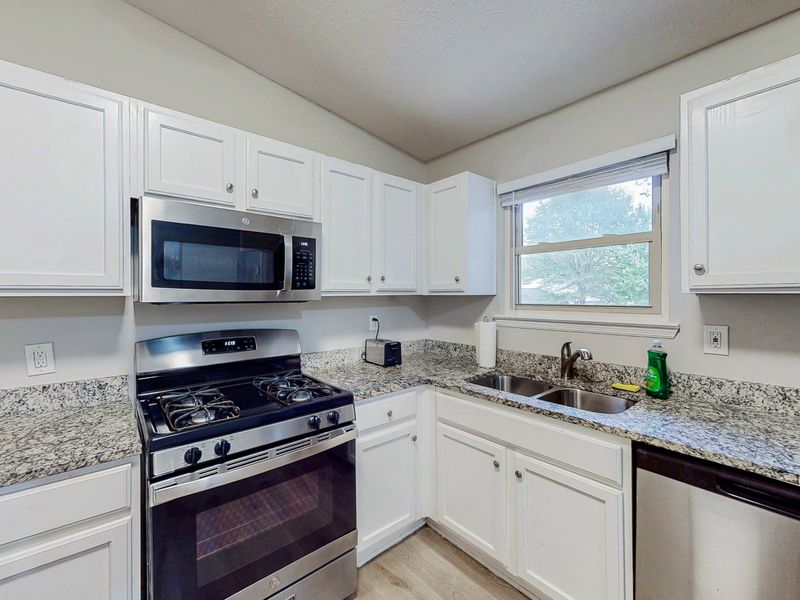 roommates in Undisclosed, Lithonia, GA 30058 Your New Home Awaits in Lithonia!  Hosted by a Top Host! (id. 20373) - cirtru.com