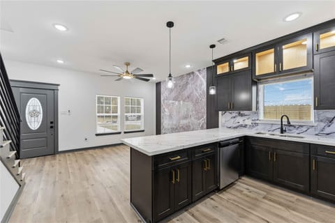 Golden Hearth A: newly built rooms in Settegast, free parking, fenced backyard (id. 41654)