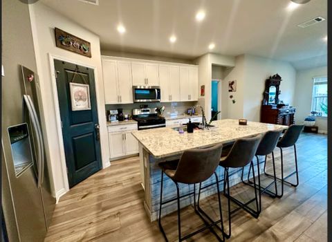 Private Room in 3Bed.2Bath