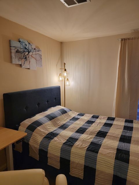 Private Room in 3Bed.1Bath