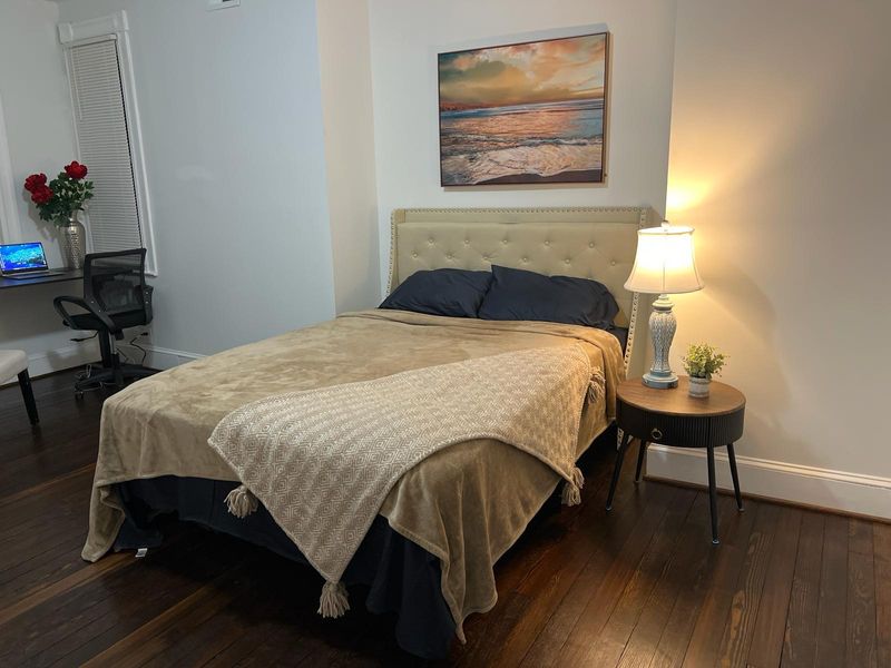 roommates in Undisclosed, Baltimore, MD 21214 Modern Elegance  Residential Calm  Stunning Kitchen  Transit Nearby  Utilities Included  Fast WiFi  Feel-At-Home (id. 6438) - cirtru.com