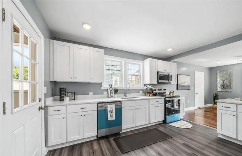 South Chesterfield Home, less than a minute walk to transit stop Chesterfield Avenue and Main Street (id. 17013)
