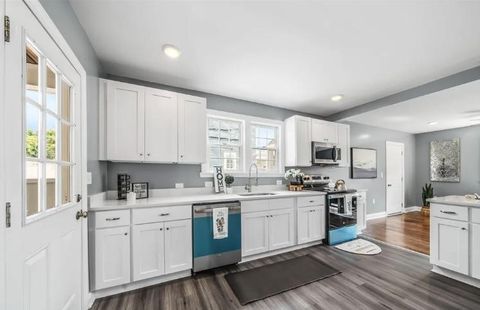 roommates in Undisclosed, Petersburg, VA 23806 South Chesterfield Home, less than a minute walk to transit stop Chesterfield Avenue and Main Street (id. 17013) - cirtru.com