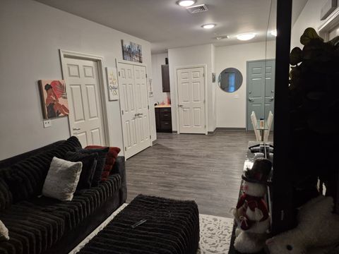 Private Room in 1Bed.1Bath