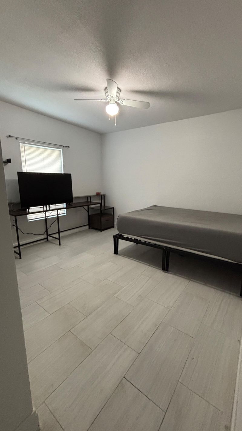 roommates in Undisclosed, Orlando, FL 32807 Live in Orlando - Blue Home (id. 17197) - cirtru.com