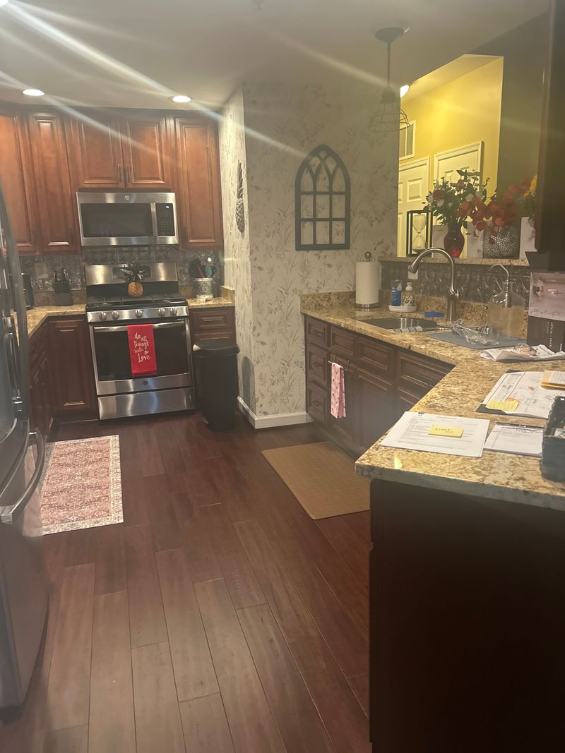 roommates in Rockbridge Baths Room1Bed.1Bath - cirtru.com