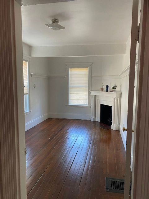 Private Room in 3Bed.1Bath