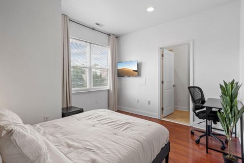 roommates in Undisclosed, Philadelphia, PA 19132 Spacious Bedroom w/ Bathroom in North Philadelphia Steps from Bus Stop (id. 15301) - cirtru.com