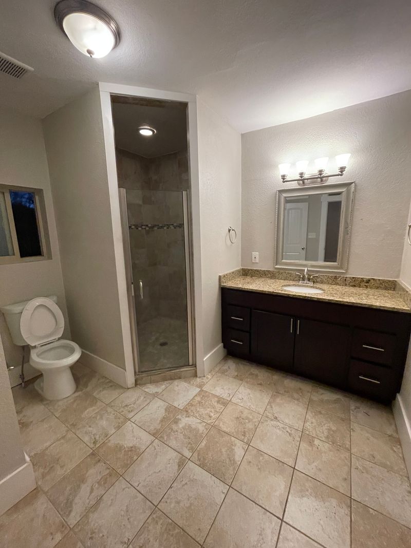 Private Room in 3Bed.3Bath