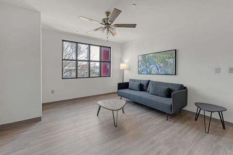Most Security Friendly Building Co-Living in Memphis! Modern Barksdale Flats: Affordable Private Room Near Overton Park w/ FREE Parking, In-Unit Laundry, Upgraded Kitchen & Wi-Fi! (id. 24328)