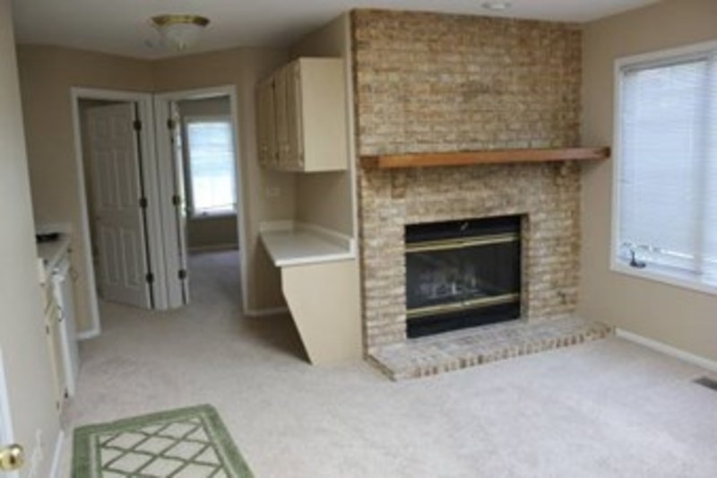 roommates in Schaumburg Township 1 Bedroom including all Utilities** - cirtru.com