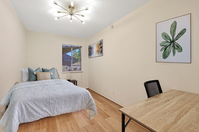 roommates in Undisclosed, Peoria, AZ 85345 SUPERHOST Huge POOL Home with 2x a Month Cleaning, Workspace with Desk & Laundry - Quiet Peoria Neighborhood Near Stores, Walmart, and Highways (id. 3939) - cirtru.com