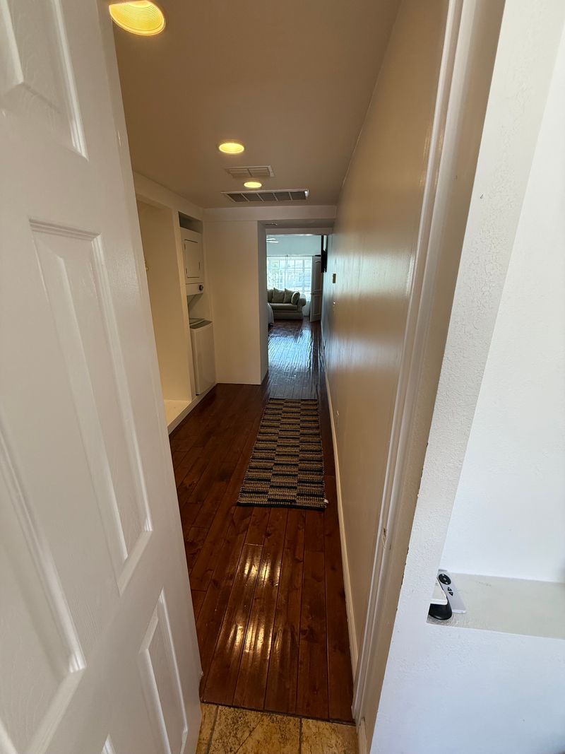 roommates in Northridge Private Room in 1Bed.1Bath - cirtru.com