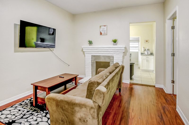 Homey & newly-renovated Tampa House with Detached MIL Suite! (id. 2171)