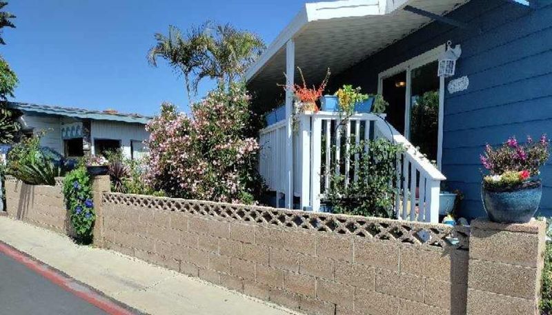 roommates in Huntington Beach Private Room in 2Bed.2Bath - cirtru.com