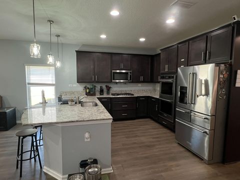 Modern Comfort in a Peaceful Neighborhood Retreat (id. 21356)