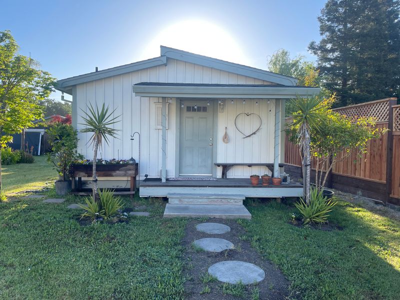 roommates in Windsor Entire Place 1Bed.1Bath - cirtru.com