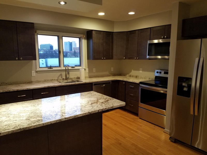 Private Room in 2Bed.3Bath