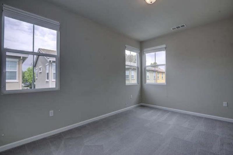 Private Room in 3Bed.2Bath