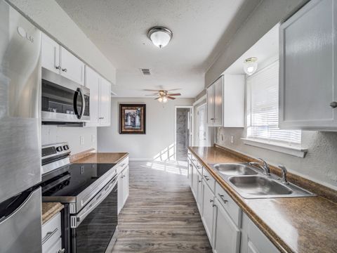 Quiet South Dallas Home Near I-20 (id. 5735)