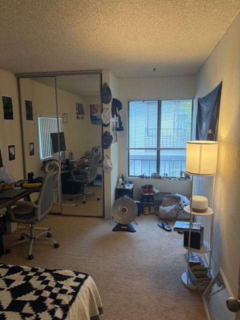 Shared Room in 3Bed.1.5Bath