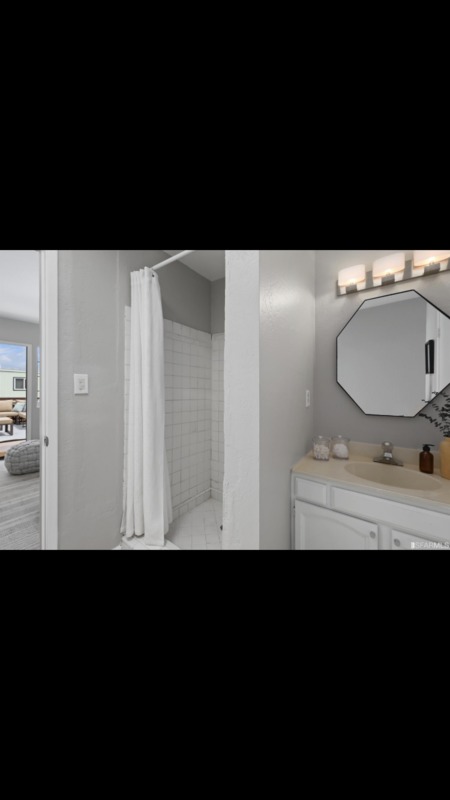 PrivateRoom_3Bed2Bath_pls email me!