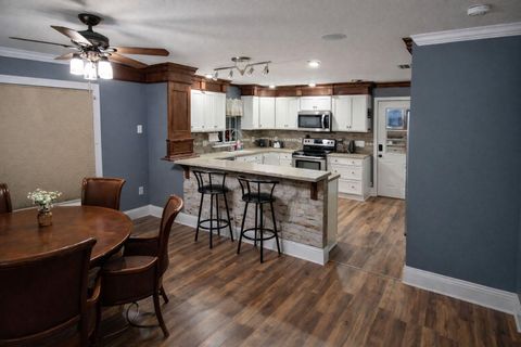 Super Host | Upscale Spacious Home | Oversized Rooms  | Big Kitchen (id. 27177)