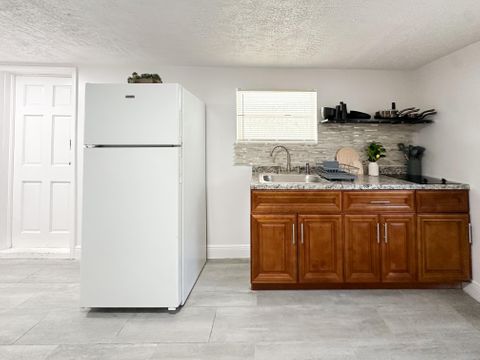 Plant City Duplex / Multiplex with Dining area. Comfortable & homey (id. 9285)