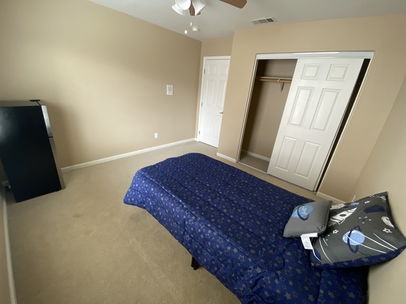 Private Room in 6Bed.3Bath $850