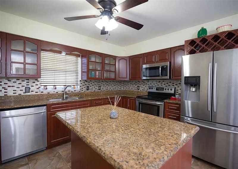 roommates in Undisclosed, Union Park, FL 32825 No Move-in fee!  Free fast wi-fi Smart lock rooms  Cleaning services included!  Bus route (id. 30374) - cirtru.com