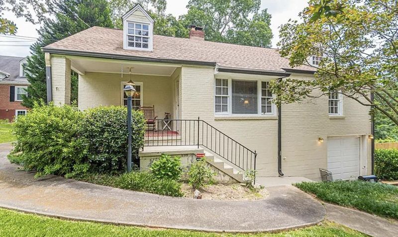 roommates in Undisclosed, Brookhaven, GA 30329 Beautiful & homey Atlanta House with Television (id. 11841) - cirtru.com