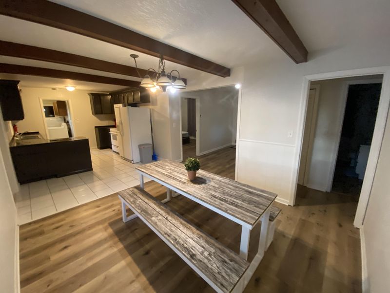 roommates in Undisclosed, Raytown, MO 64133 Modern & Newly-Renovated Spacious Raytown House (id. 8000) - cirtru.com