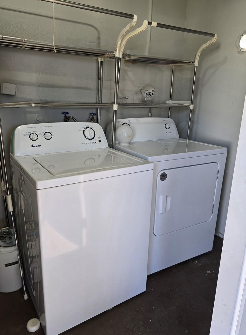 roommates in Undisclosed, Oakland Park, FL 33334 Private Bathroom Covered Assigned Parking & Cozy Oakland Park House with Backyard (id. 6936) - cirtru.com