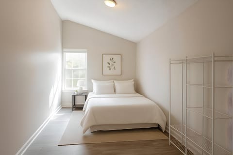 Brand new PadSplit property in Atlanta! Close to shopping off Old National Hwy. Fast WiFi! Don'tMiss (id. 18413)