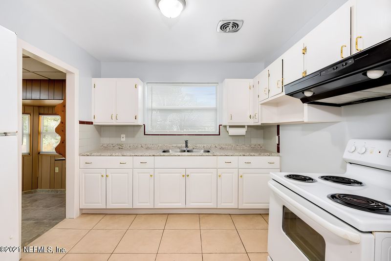 Nicely Renovated Westside Home (id. 1618)