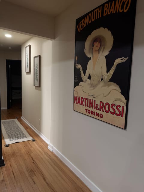 Affordable Newly Renovated Rooms-Spacious & Comfortable Home in East Dallas – Near Shops & Transit (id. 33093)
