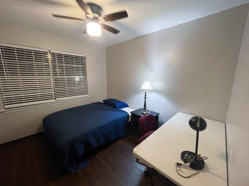 Fully Furnished Room in the heart of Denton! (id. 18752)