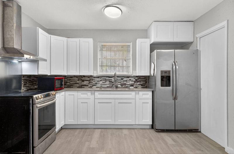 roommates in Undisclosed, Dallas, TX 75216 Cedar Crest Home, a 5 minute walk to transit stop Neptune at Kushla - E - NS (id. 21159) - cirtru.com