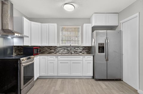 Cedar Crest Home, a 5 minute walk to transit stop Neptune at Kushla - E - NS (id. 21159)